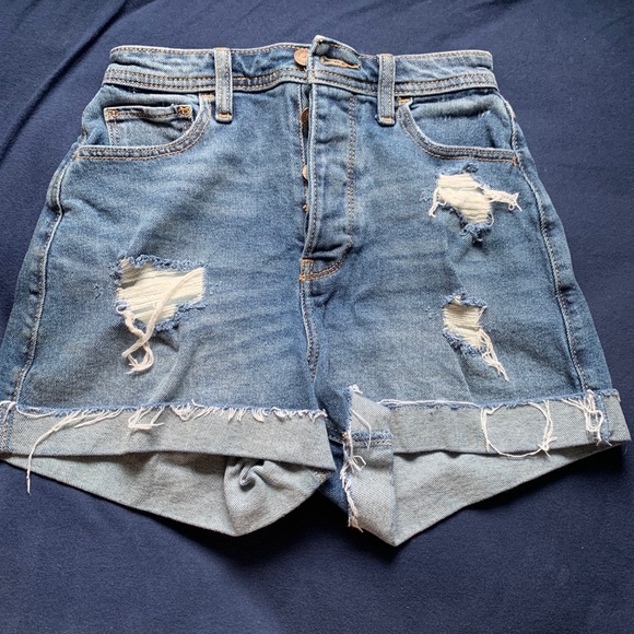 hollister ultra high rise curvy mom shorts - Picture 4 of 6